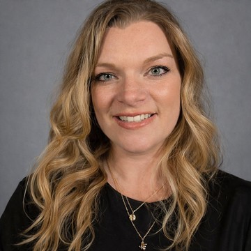 Lynn  Daniels